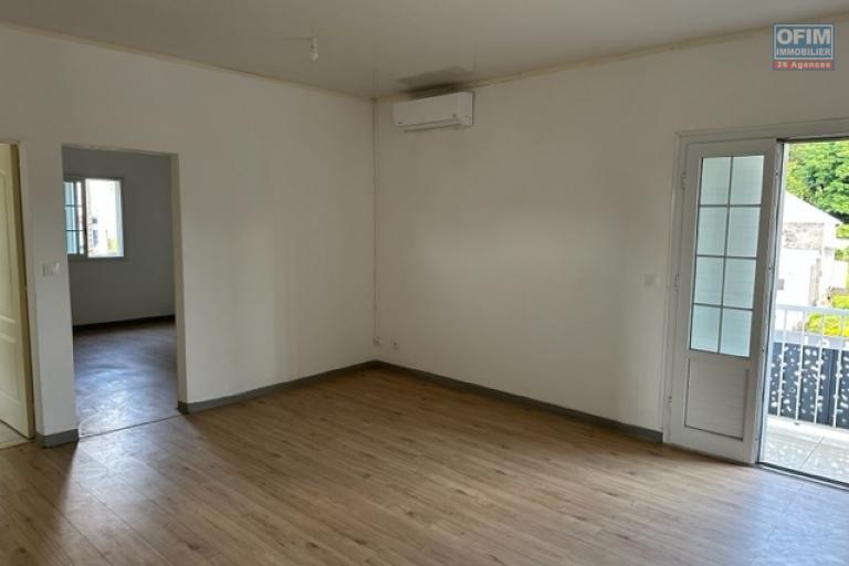 A louer bel appartement F3 au coeur du centre ville de Saint-André