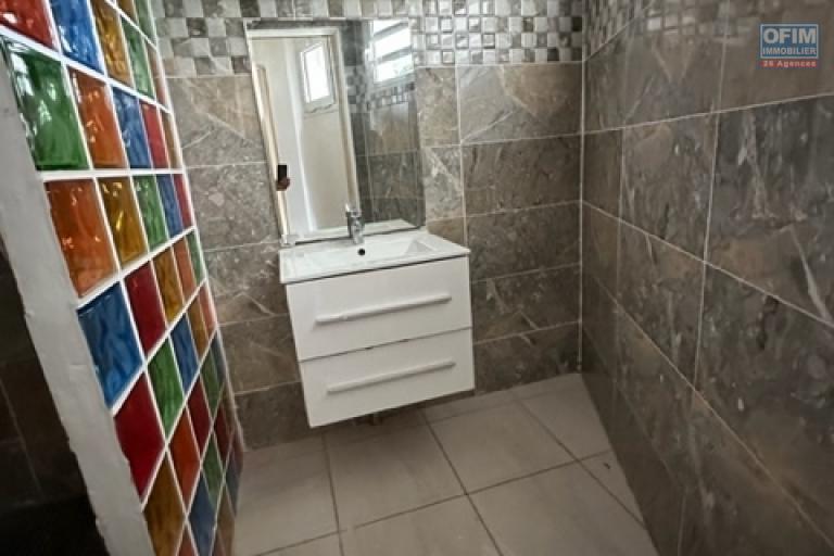 A louer bel appartement F3 au coeur du centre ville de Saint-André
