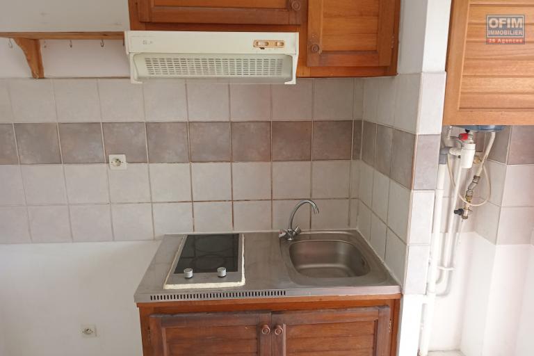 A LOUER STUDIO DE 27.21 M2 HABITABLE A BOUCAN CANOT