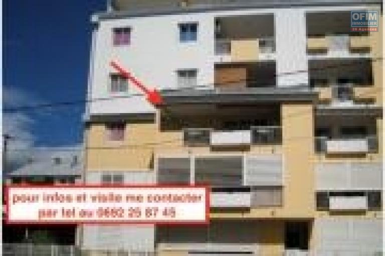 En vente grand T3 avec belle varangue à STE CLOTILDE, rue Tessan, proche des écoles, commerces, lignes de bus....