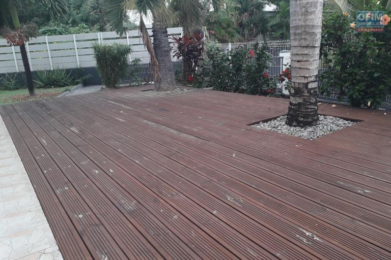A louer Possession grande villa F4 avec garage ( Boeuf Mort )