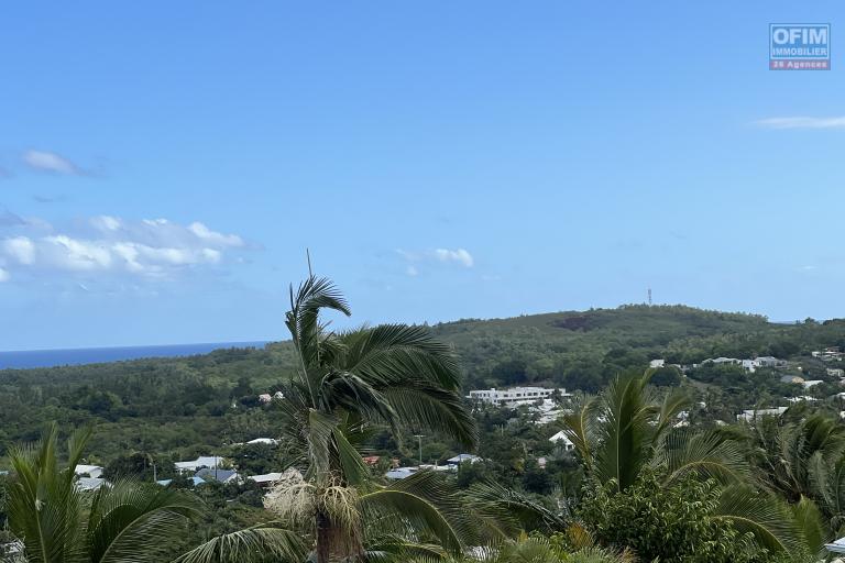 Jolie maison F5 de plain-pied avec piscine, vue mer et montagne, 100 m d'altitude, en impasse et sans vis à vis.