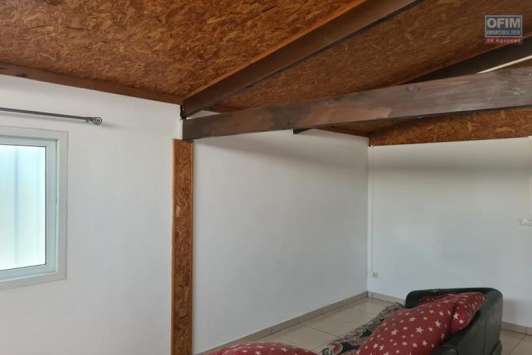 A louer joli appartement de type F3 d'environ 60 m² avec courette le Tampon 12 éme