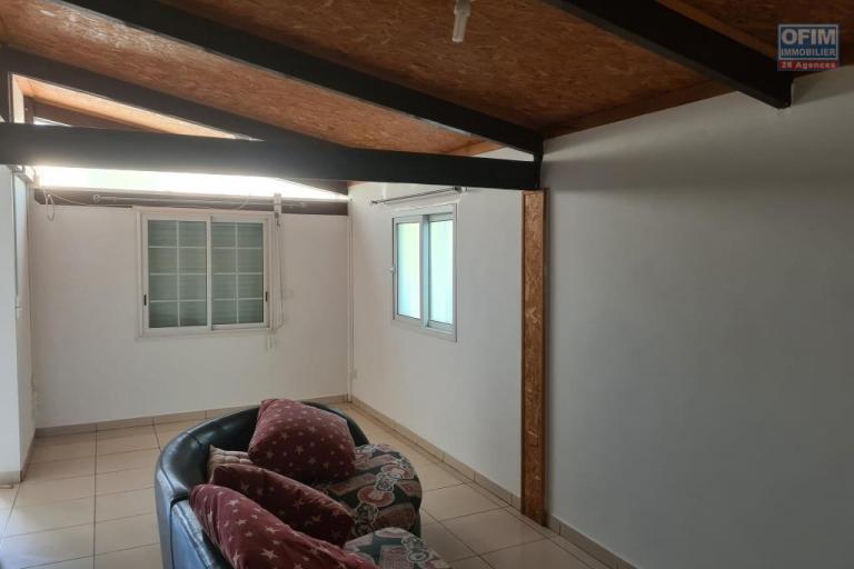 A louer joli appartement de type F3 d'environ 60 m² avec courette le Tampon 12 éme