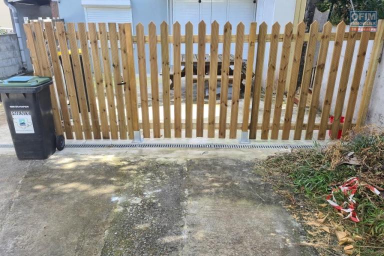 A louer joli appartement de type F3 d'environ 60 m² avec courette le Tampon 12 éme