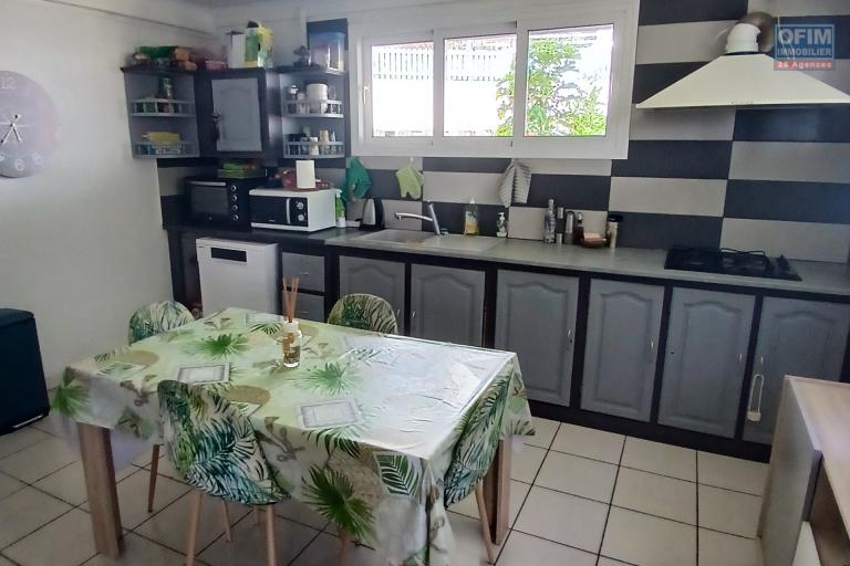 A LOUER// Appartement de type F4 en rez de chaussée sur Tan Rouge à 950 euros