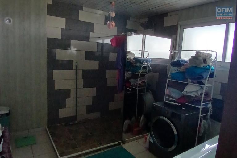 A LOUER// Appartement de type F4 en rez de chaussée sur Tan Rouge à 950 euros
