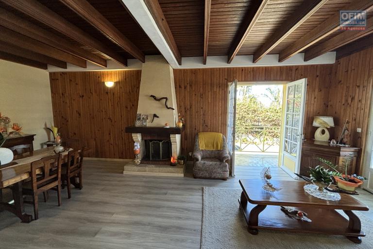 A VENDRE MAISON F5 A LA CHALOUPE SAINT-LEU
