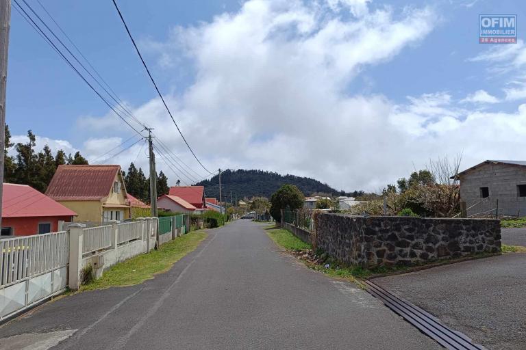 Maison T3 en bordure de forêt avec jardin de 310 m2 Bourg Murat