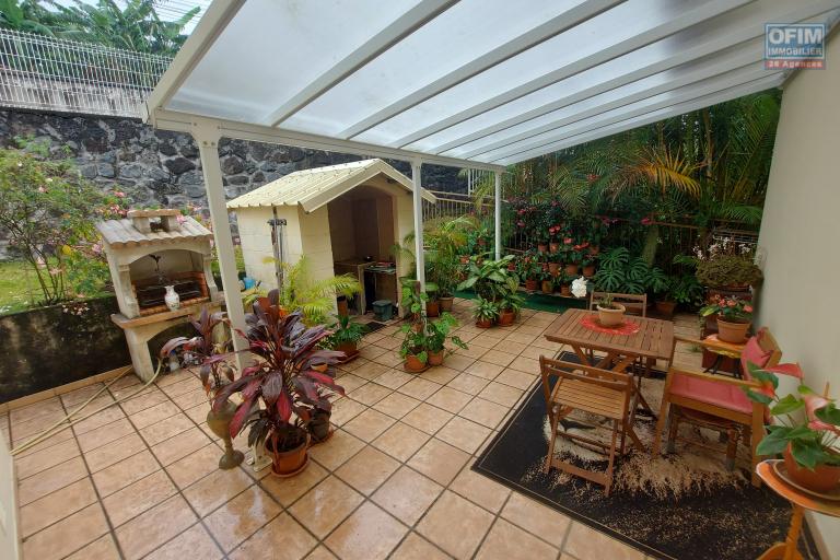 A vendre villa familiale de type f6/7 de 150 m2 à Piton Bois de Nèfles