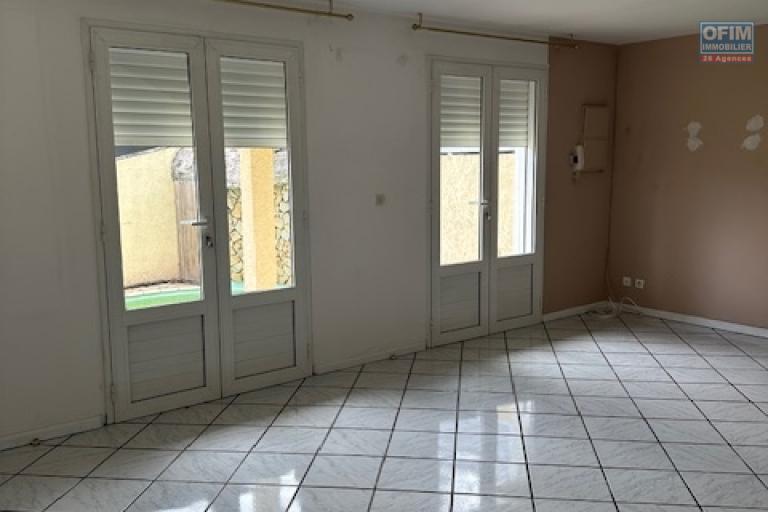 VILLA F4 AVEC PISCINE LA POINTE