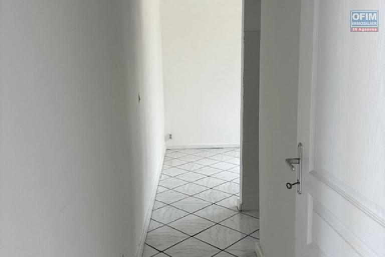 VILLA F4 AVEC PISCINE LA POINTE
