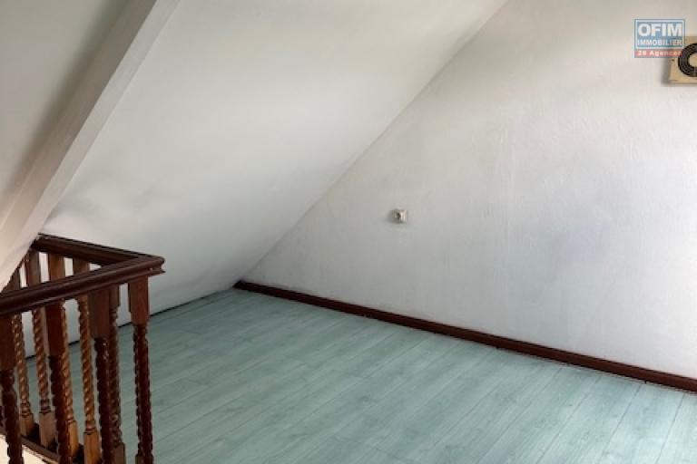 VILLA F4 AVEC PISCINE LA POINTE