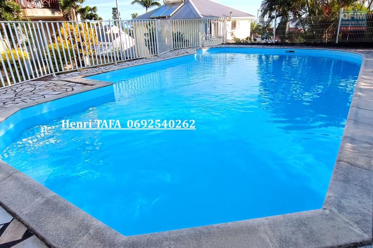 Apptmt T3 de 65 m2, piscine, vue mer