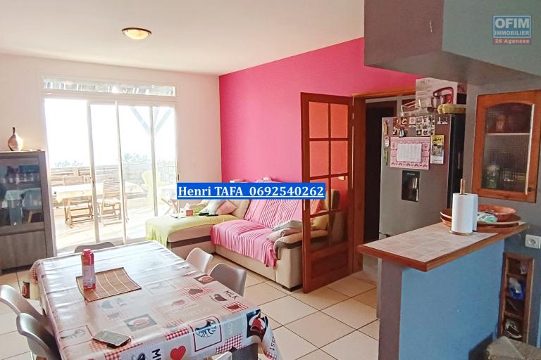 Apptmt T3 de 65 m2, piscine, vue mer - Séjour