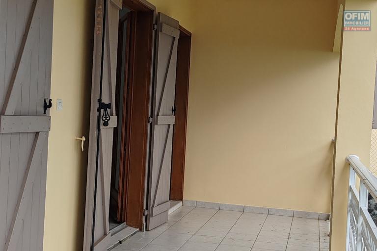 A louer belle maison de type F4 secteur ChienDent Sainte Marie