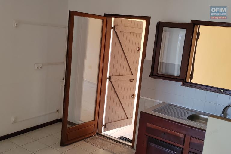 A louer belle maison de type F4 secteur ChienDent Sainte Marie