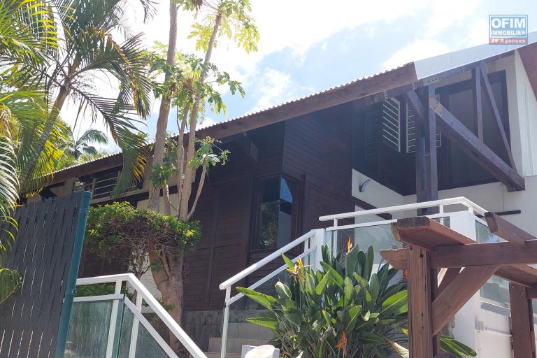 A louer à Saint Joseph secteur de Manapany les Bains villa F5 avec piscine dans un lotissement calme - A-louer-villa-Manapany-StJoseph