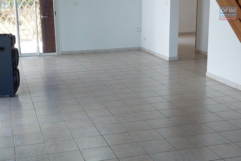 A louer à Saint Joseph secteur de Manapany les Bains villa F5 avec piscine dans un lotissement calme - A-louer-villa-piscine