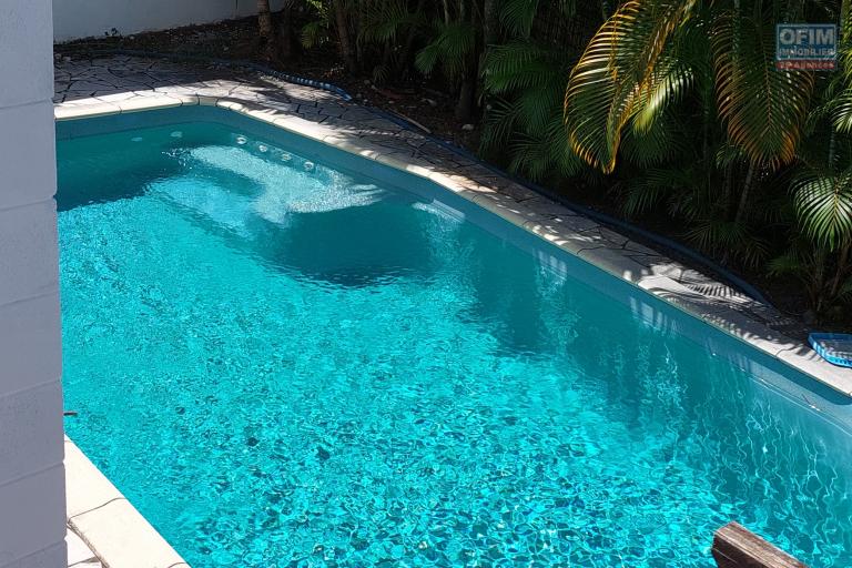 A louer à Saint Joseph secteur de Manapany les Bains villa F5 avec piscine dans un lotissement calme - A-louer-villa-piscine-F4-SaintJoseph