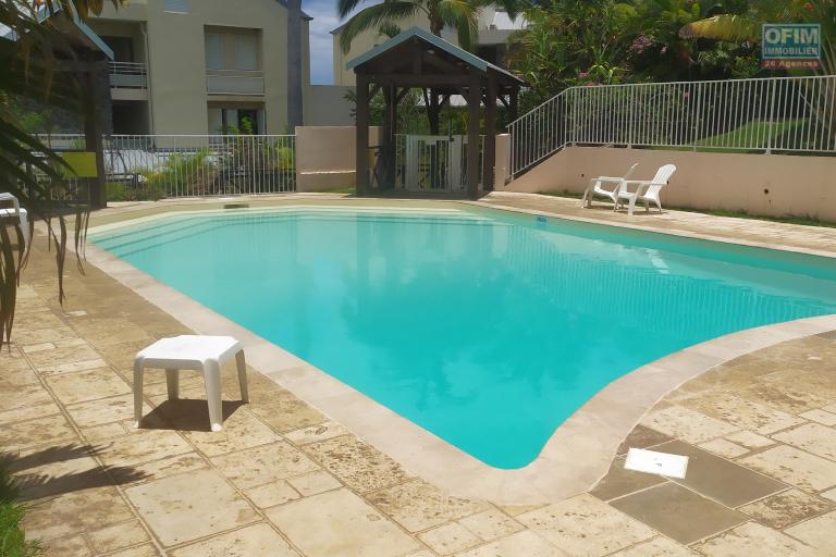 A LOUER APPARTEMENT F3 DE 77.40 M2 DE SURFACE HABITABLE AVEC VUE MER DANS UNE RESIDENCE AVEC PISCINE A MONTROQUEFEUIL
