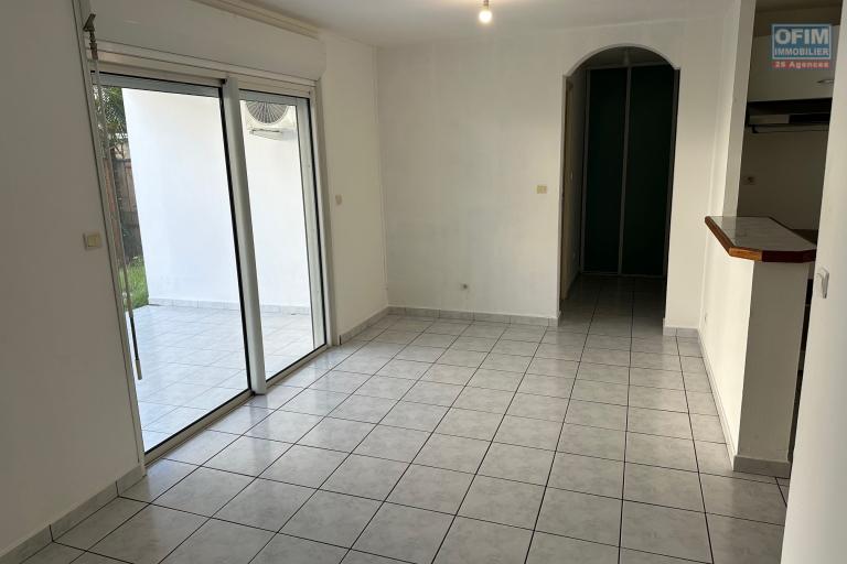 A louer au RDC un bel Appartement de type F2 dans Résidence sécurisée à Cambuston