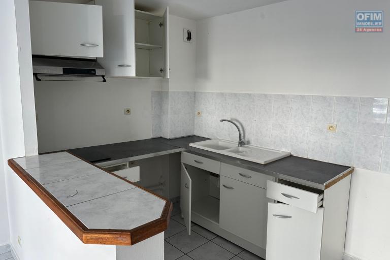 A louer au RDC un bel Appartement de type F2 dans Résidence sécurisée à Cambuston