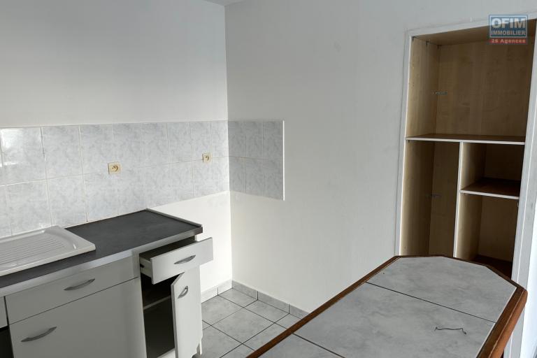A louer au RDC un bel Appartement de type F2 dans Résidence sécurisée à Cambuston