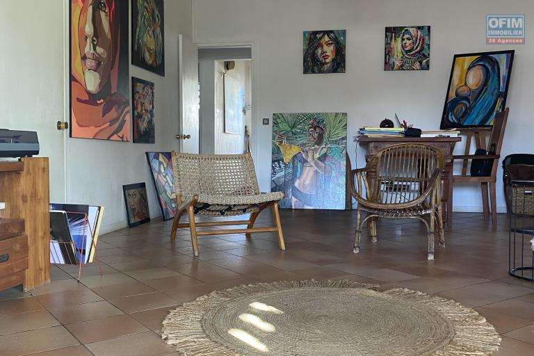 A vendre maison satec type 4 au centre ville de la Possession.