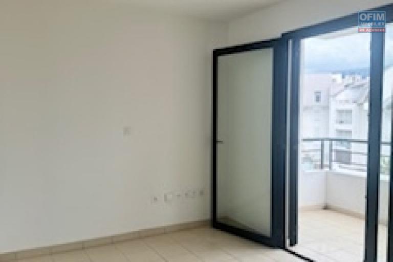 A louer bel appartement de type F1 sur la résidence BOIS DE SENTEUR à Sainte Clotilde.