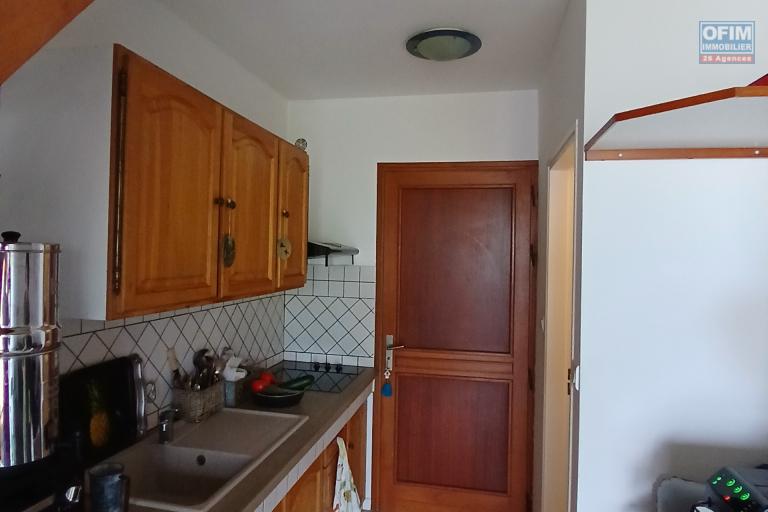 A LOUER appartement  de type F2 à proximité de la plage sur la Saline Les Bains