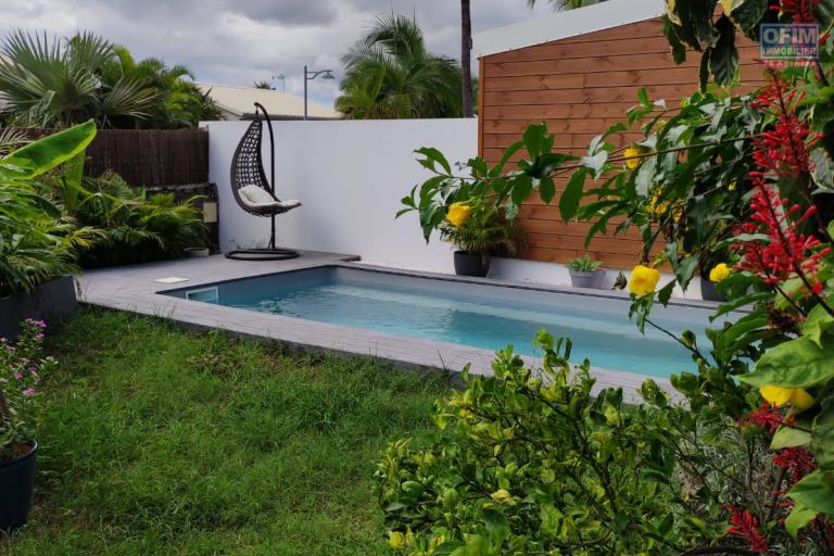 A VENDRE Maison à étage de type F4 avec PISCINE sur LE PORT