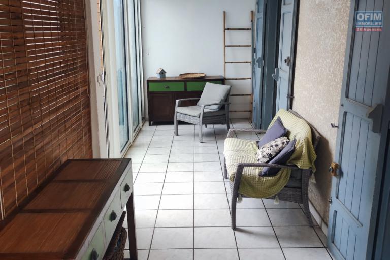 A VENDRE Maison à étage de type F4 avec PISCINE sur LE PORT