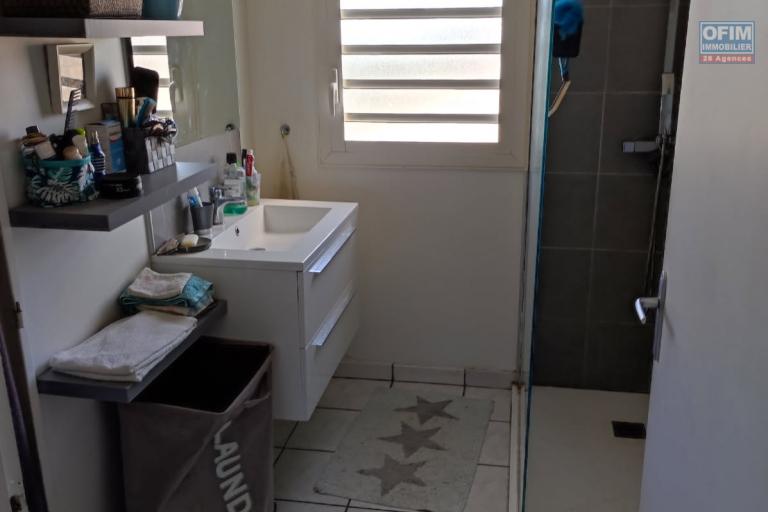 A VENDRE Maison à étage de type F4 avec PISCINE sur LE PORT