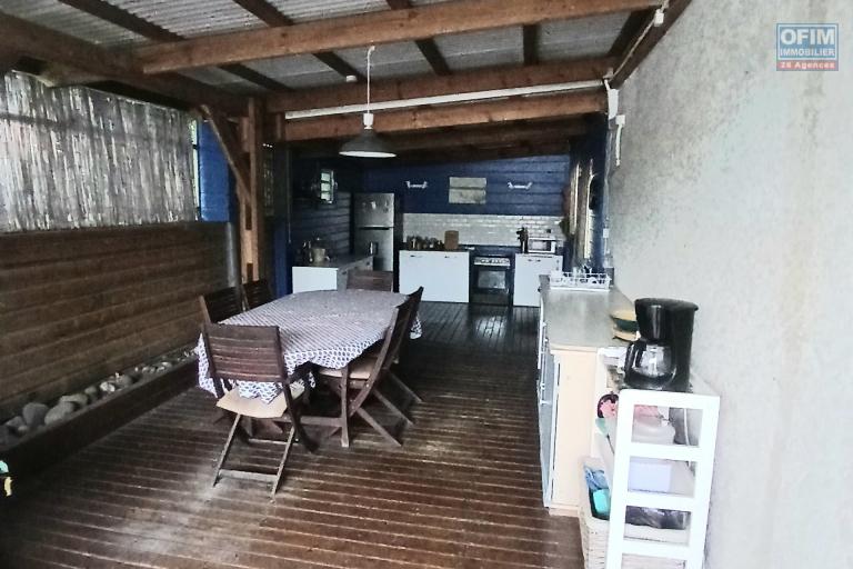 A VENDRE Maison à étage de type F4 avec PISCINE sur LE PORT