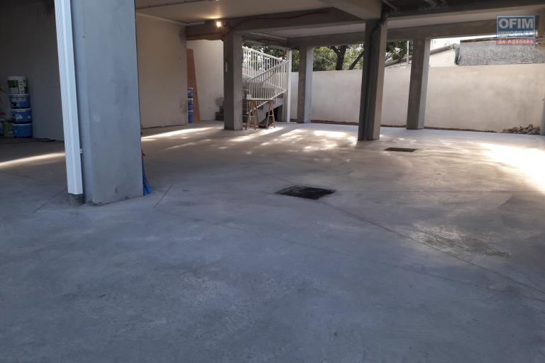 A louer appartement neuf F4/5 centre ville du Port