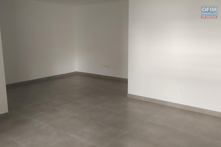 A LOUER APPARTEMENT F4 DE 79.91 M2 DE SURFACE HABITABLE DANS UNE RESIDENCE RECENTE A LA SALINE LES HAUTS