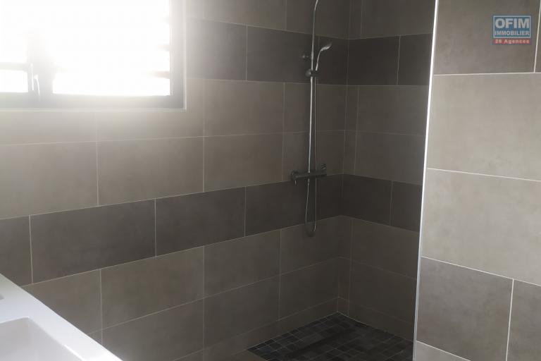 A LOUER APPARTEMENT F4 DE 79.91 M2 DE SURFACE HABITABLE DANS UNE RESIDENCE RECENTE A LA SALINE LES HAUTS