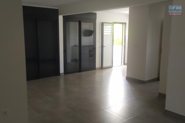 A LOUER APPARTEMENT F4 DE 79.91 M2 DE SURFACE HABITABLE DANS UNE RESIDENCE RECENTE A LA SALINE LES HAUTS