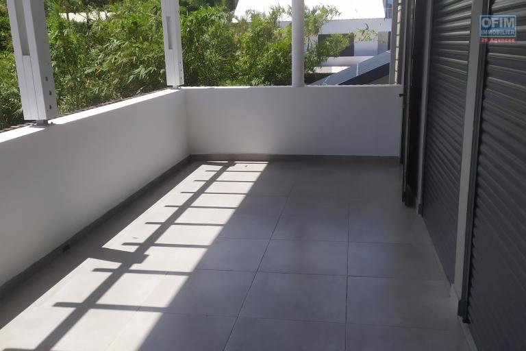 A LOUER APPARTEMENT F4 DE 79.91 M2 DE SURFACE HABITABLE DANS UNE RESIDENCE RECENTE A LA SALINE LES HAUTS