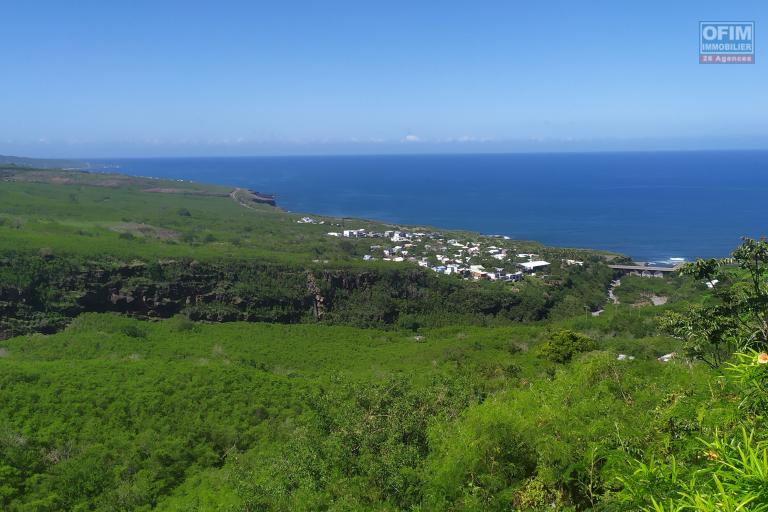 A Louer Maison F3 Meublée avec Vue Mer et Montagne à Trois Bassins Les Bas