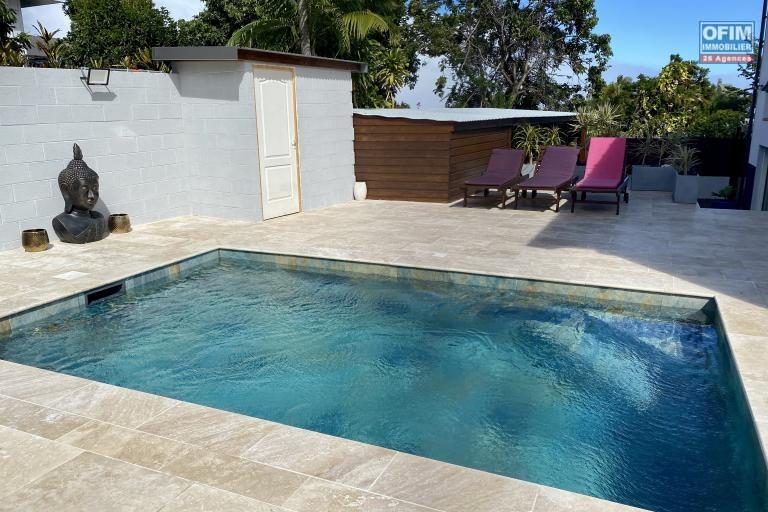À vendre : Superbe villa T7 de 325 m² entièrement rénovée au cœur du Tampon. Idéal location saisonnière
