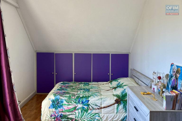 À vendre : Superbe villa T7 de 325 m² entièrement rénovée au cœur du Tampon. Idéal location saisonnière