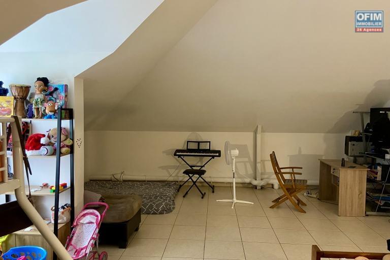 Triplex 93M2 vendu libre
