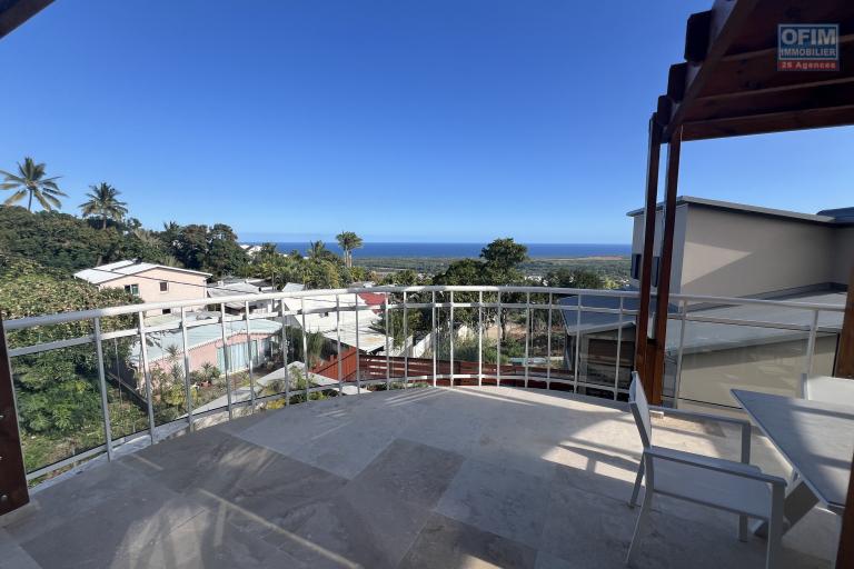 Grande maison de 2023 F4 (RDC) + bas de maison (RDJ) avec piscine, vues mer et montagne imprenables.