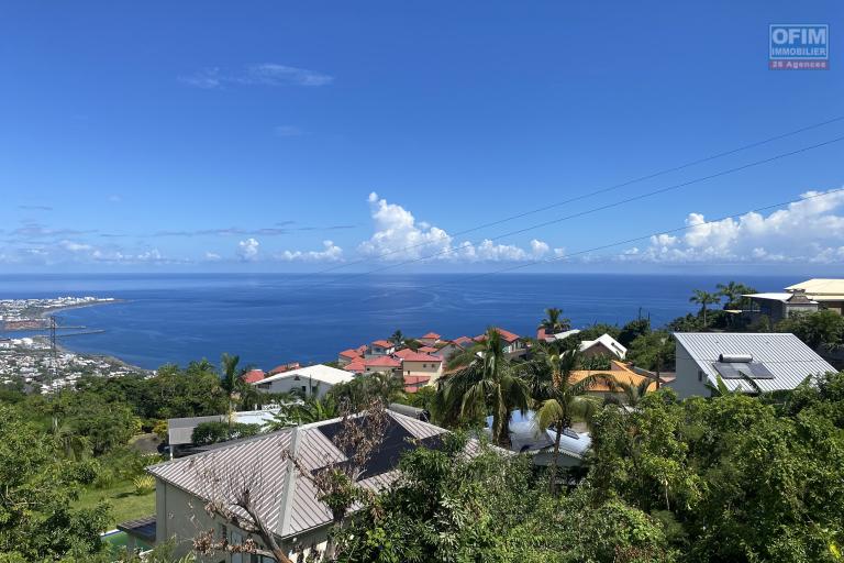 A saisir!  maison avec une vue imprenable et panoramique sur mer.