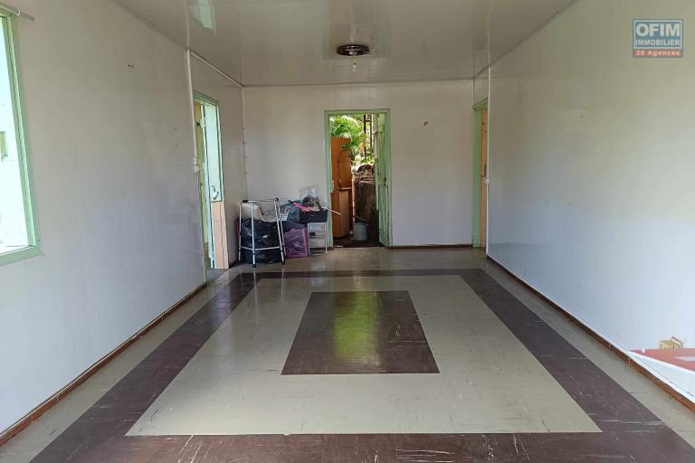 Maison 2 chambres bâtie sur un terrain  de 394 m2 Rivière St Louis