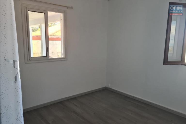 A vendre jolie villa entièrement rénovée de type F5 d'environ 103 m², le Tampon Bras Creux