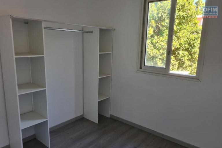 A vendre jolie villa entièrement rénovée de type F5 d'environ 103 m², le Tampon Bras Creux