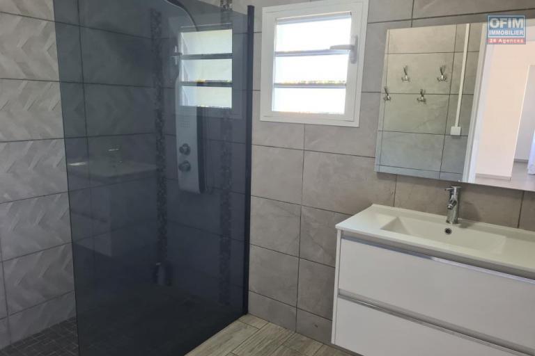 A vendre jolie villa entièrement rénovée de type F5 d'environ 103 m², le Tampon Bras Creux